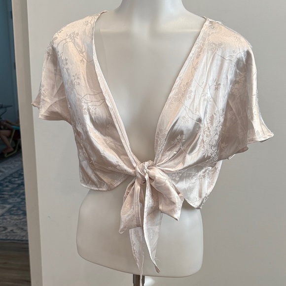 SHEIN Small Off White Silky Floral Tie-Front Blouse - Picture 1 of 7